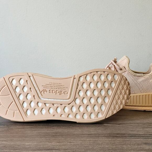 ADIDAS Women's NMD R1 Casual Sneakers Size 6.5 Blush NWT - Picture 6 of 7